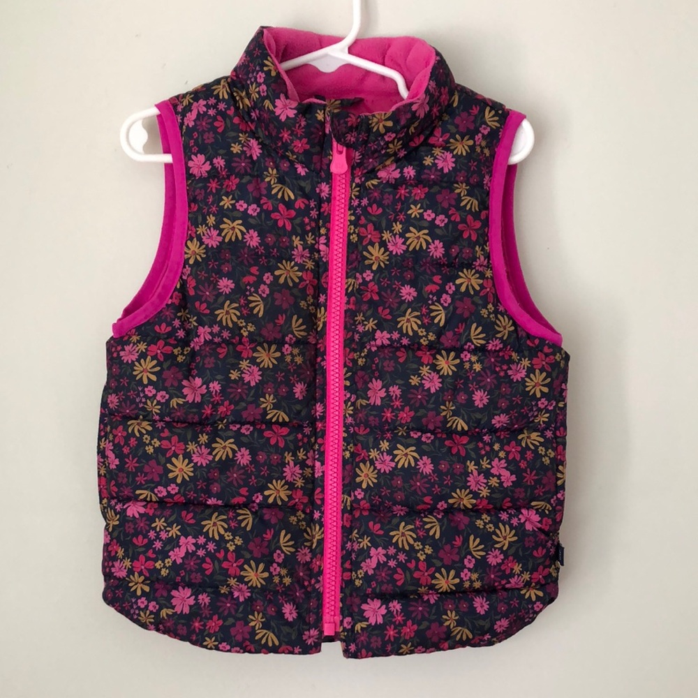Gap floral puffer vest. Size 3 years.